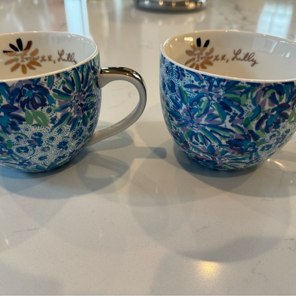 Lilly Pulitzer 2-Piece Blue and White Floral Gold Accent Ceramic Coffee Tea Mugs